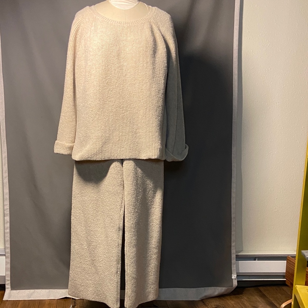 Cozy Cream Knit Sweater and pants Set. Size XL